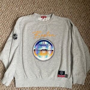 NWOT Mitchell & Ness Boston Bruins Sweatshirt Women’s Medium Crew Neck